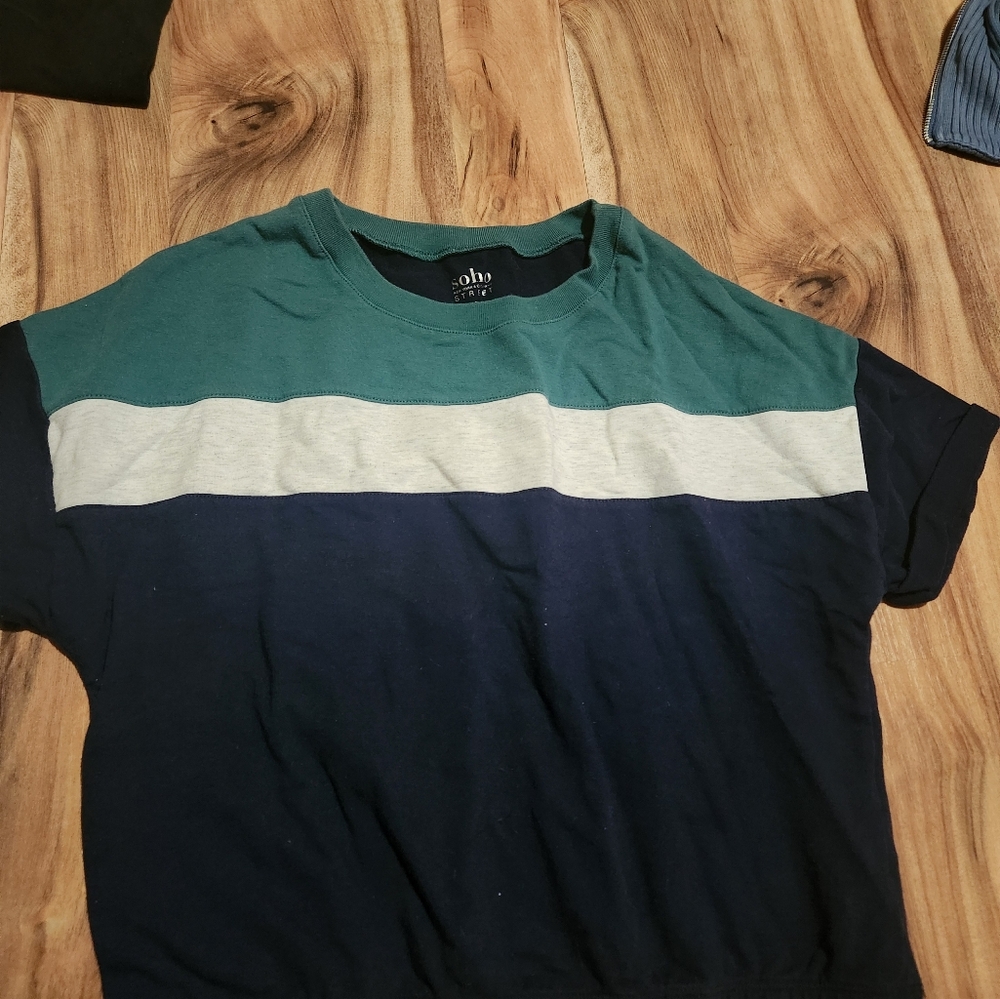 Mutil colored t-shirt